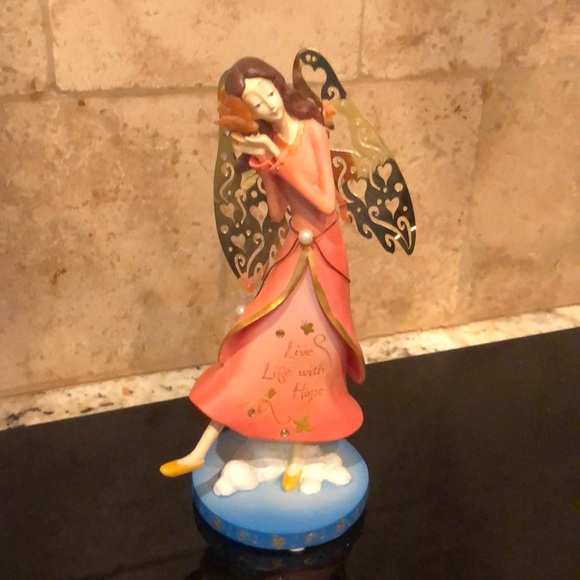 Angel Figurine - Picture 1 of 6